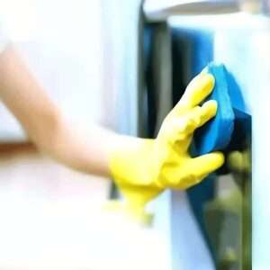 storstadning_800x800 Hand som städar